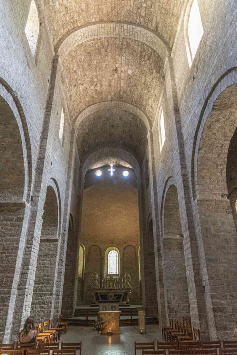 Francia - Saint-Guilhem-le-Désert 012 - abadía de Gellone.jpg